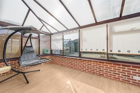 11 Bee Road, Peacehaven, BN10 8DF