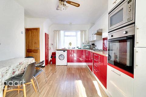 3 bedroom terraced house for sale, Chatsworth Road, Hayes