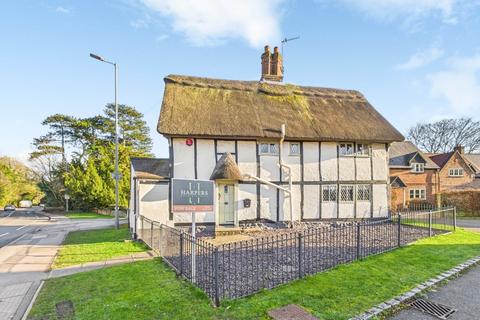 3 bedroom detached house for sale, London Road, Aston Clinton