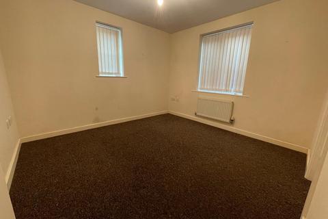 2 bedroom flat to rent, Forge Road, Dursley, GL11 4GB