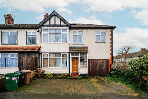 6 bedroom end of terrace house for sale, Albert Avenue, Chingford