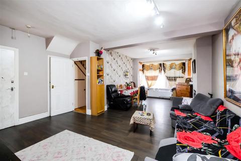 47 Albert Avenue, London, E4 8LG