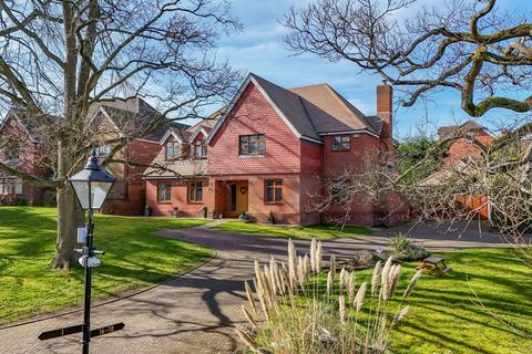 16 Greyfriars Drive, Bromsgrove, B61 7LF