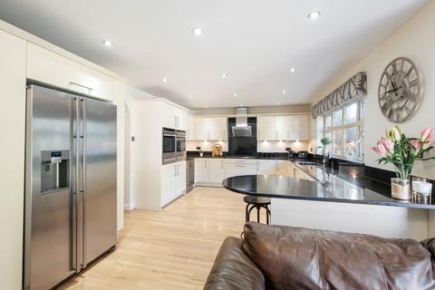 16 Greyfriars Drive, Bromsgrove, B61 7LF