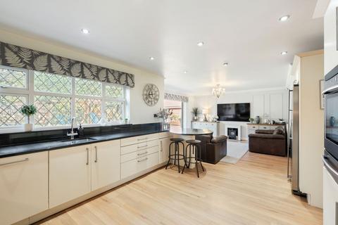 16 Greyfriars Drive, Bromsgrove, B61 7LF
