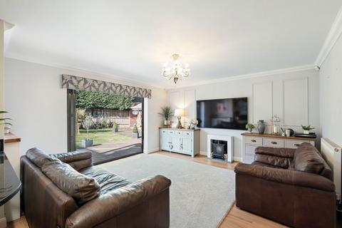 16 Greyfriars Drive, Bromsgrove, B61 7LF