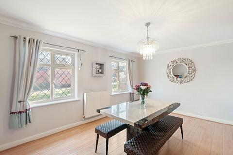 16 Greyfriars Drive, Bromsgrove, B61 7LF