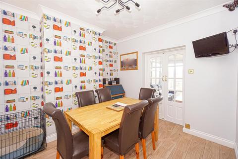 3 bedroom semi-detached house for sale, Parker Road, Hastings