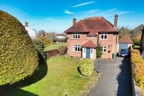 4 bedroom detached house to rent, London Road, Milton Keynes MK5