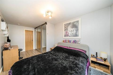 2 bedroom flat to rent, Spa Road, London SE16