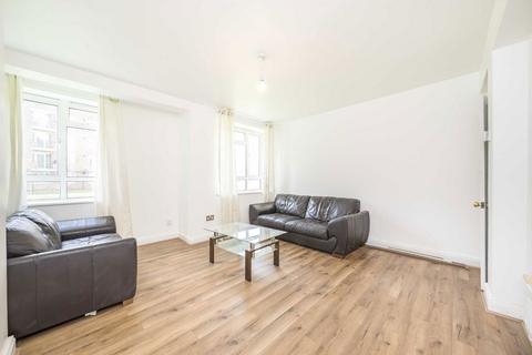 3 bedroom flat to rent, Kingswood Estate, London SE21