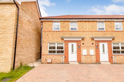 3 bedroom semi-detached house to rent, Geranium Close, Throckley, Newcastle upon Tyne