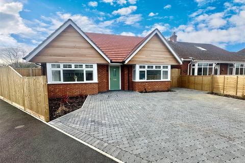 3 bedroom bungalow for sale, Highfield Road, Ringwood, Hampshire, BH24