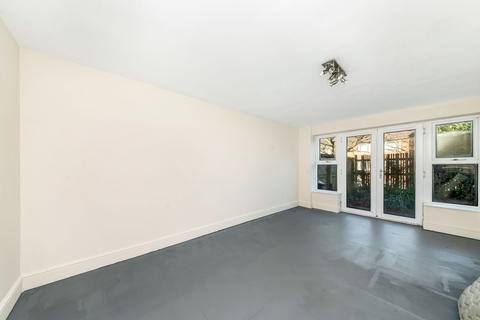 4 Blenheim Chase, Scissett, Huddersfield, HD8 9UA