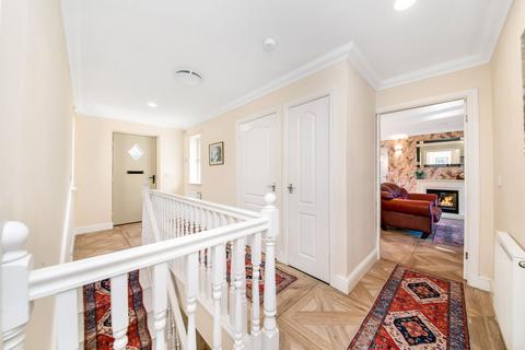 4 Blenheim Chase, Scissett, Huddersfield, HD8 9UA