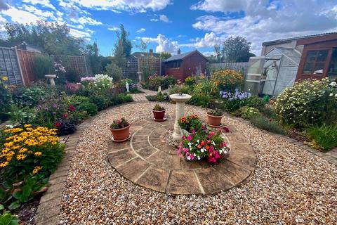 2 bedroom semi-detached bungalow for sale, Oakdene, Cottingham