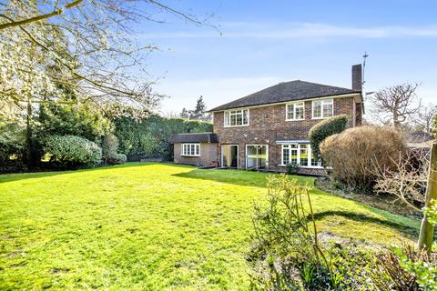 4 bedroom detached house for sale, Ashtead Village