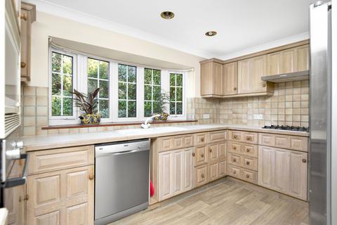 Fairwinds Beechcroft, Ashtead, KT21 2TY