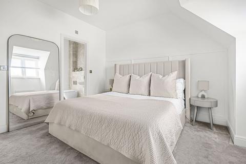 74 Camp Road, Upper Heyford, Bicester, OX25 5DP