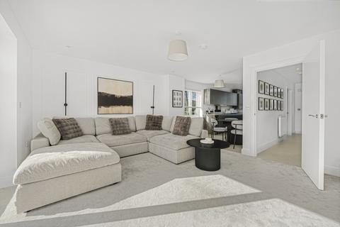 74 Camp Road, Upper Heyford, Bicester, OX25 5DP