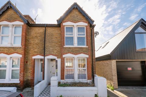 4 bedroom house for sale, Warwick Road, Whitstable