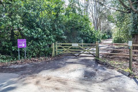 4 bedroom house for sale, WEST BYFLEET