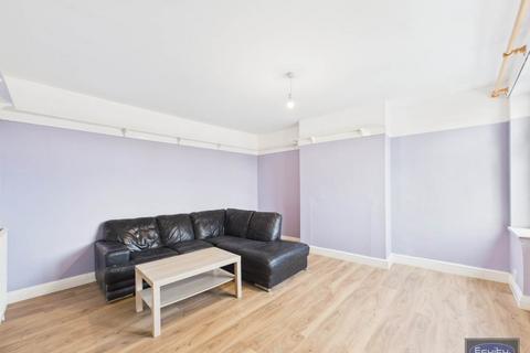 4 bedroom apartment to rent, Hay Lane, Colindale, London