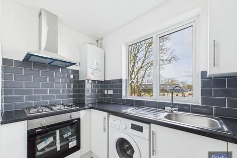 4 bedroom apartment to rent, Hay Lane, Colindale, London