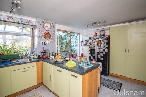 4 bedroom semi-detached house for sale, Paxton Close, Bromsgrove, Worcestershire, B60