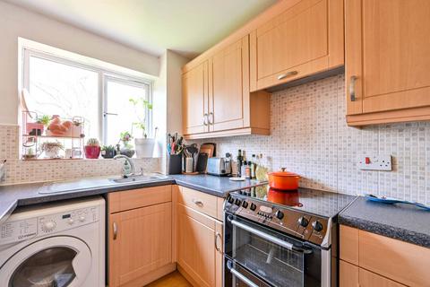 1 bedroom flat for sale, Percy Gardens, Worcester Park, KT4