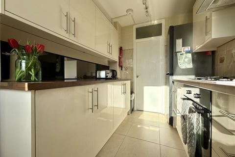 3 bedroom apartment to rent, Highgate Edge, Great North Road, London, N2