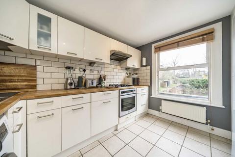 3 bedroom maisonette for sale, Barry Road, London SE22