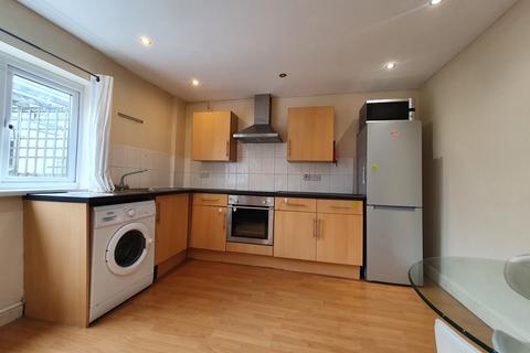 1 bedroom coach house to rent, Gold Street, Cardiff CF24