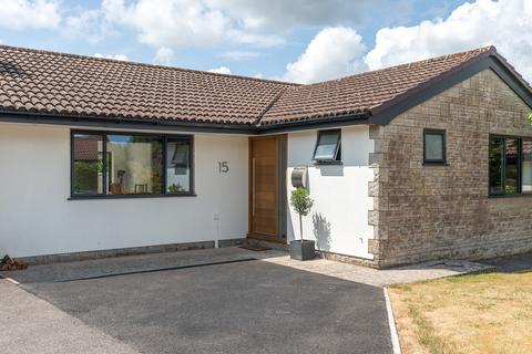 15 Jubilee Drive, Failand, Bristol, BS8 3XD