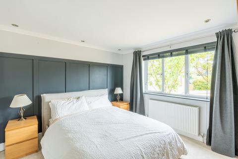 15 Jubilee Drive, Failand, Bristol, BS8 3XD