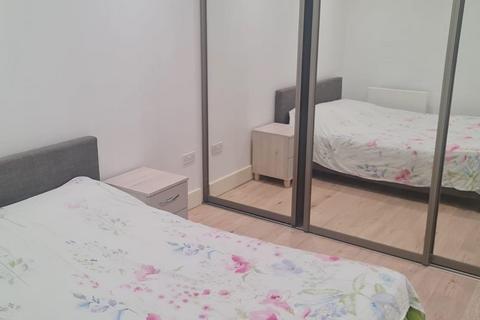 1 bedroom apartment to rent, Mondial Way, Hayes UB3