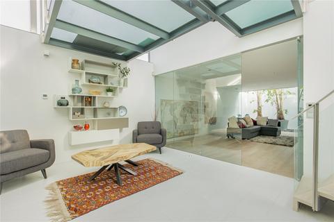 La Maison Verre, 110 Glebe Road, Cambridge, CB1 7TA
