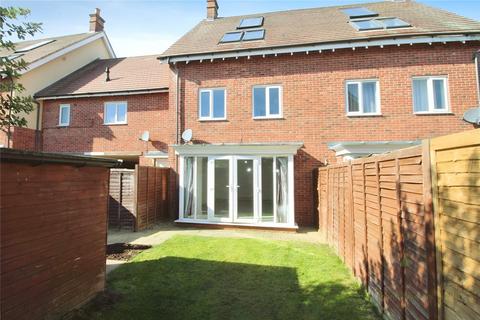 4 bedroom semi-detached house to rent, Hilton Close, Bedford MK42