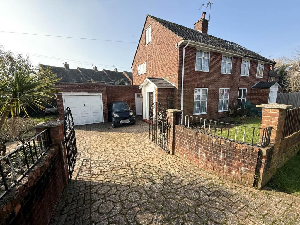 The Crescent, Exmouth 3 bed semi-detached house - £380,000
