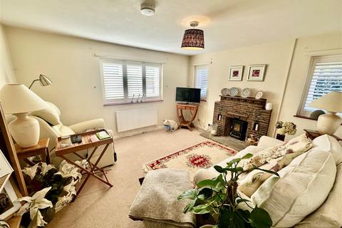 15 Dene Lane, Lower Bourne, Farnham, GU10 3PW