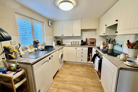 15 Dene Lane, Lower Bourne, Farnham, GU10 3PW