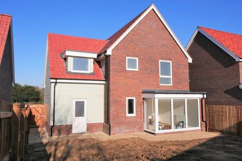 3 bedroom detached house for sale, Spalding Way, Chelmondiston