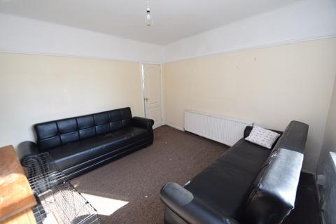 2 bedroom end of terrace house for sale, Oakfield Road, Bradford BD21