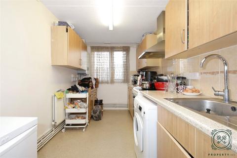 3 bedroom apartment to rent, Gloucester Road, Tottenham, London, N17