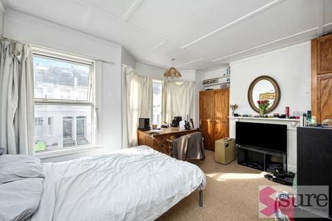 4 bedroom terraced house to rent, Coventry Street, Brighton