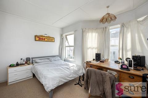 4 bedroom terraced house to rent, Coventry Street, Brighton