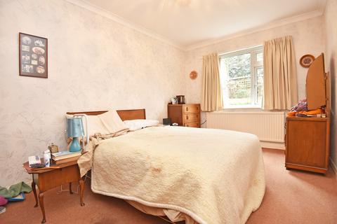 undefined, Harlow Oval Court, Harlow Oval, Harrogate