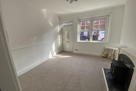 2 bedroom terraced house to rent, Isca Road