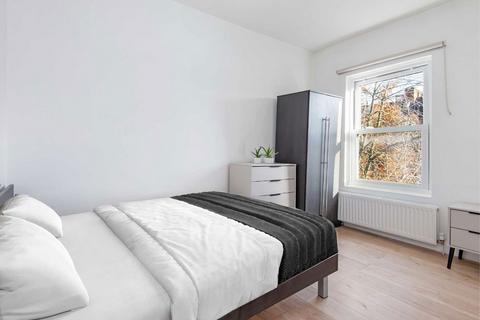 2 bedroom flat for sale, Sylvester Path, London E8