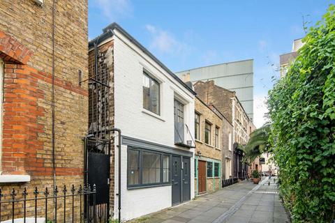 Sylvester Path, London E8